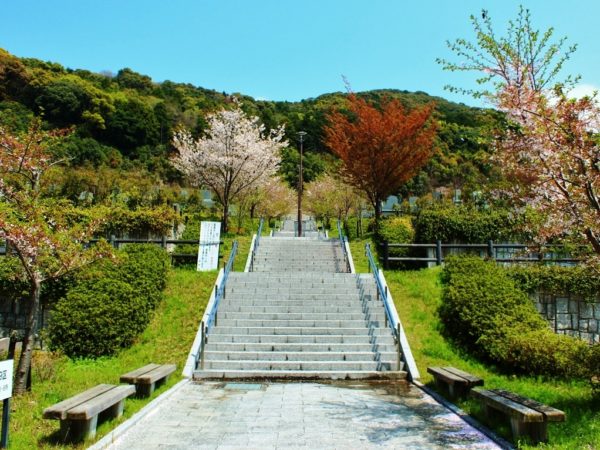 三日月山霊園